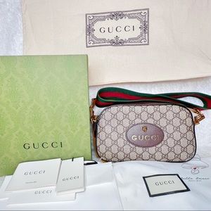GUCCI Neo Vintage GG Supreme Messenger Bag